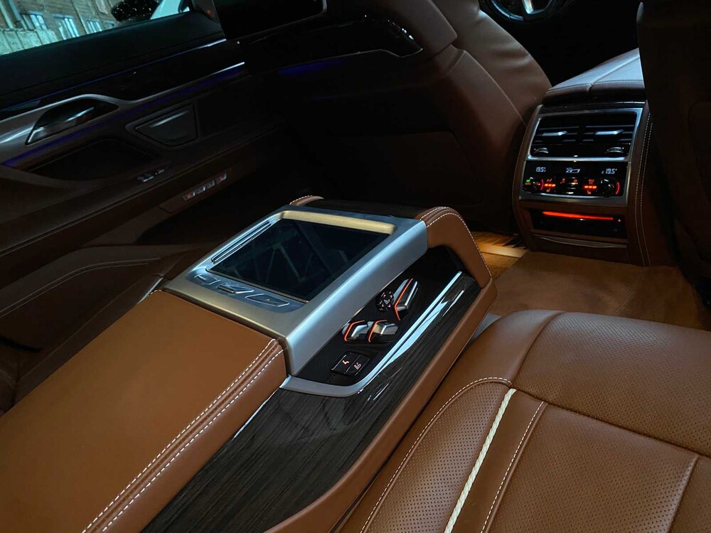 BMW 750Li M-Sport xDrive G12 449pk 2016 7-serie