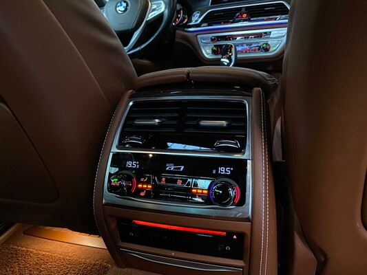 BMW 750Li M-Sport xDrive G12 449pk 2016 7-serie