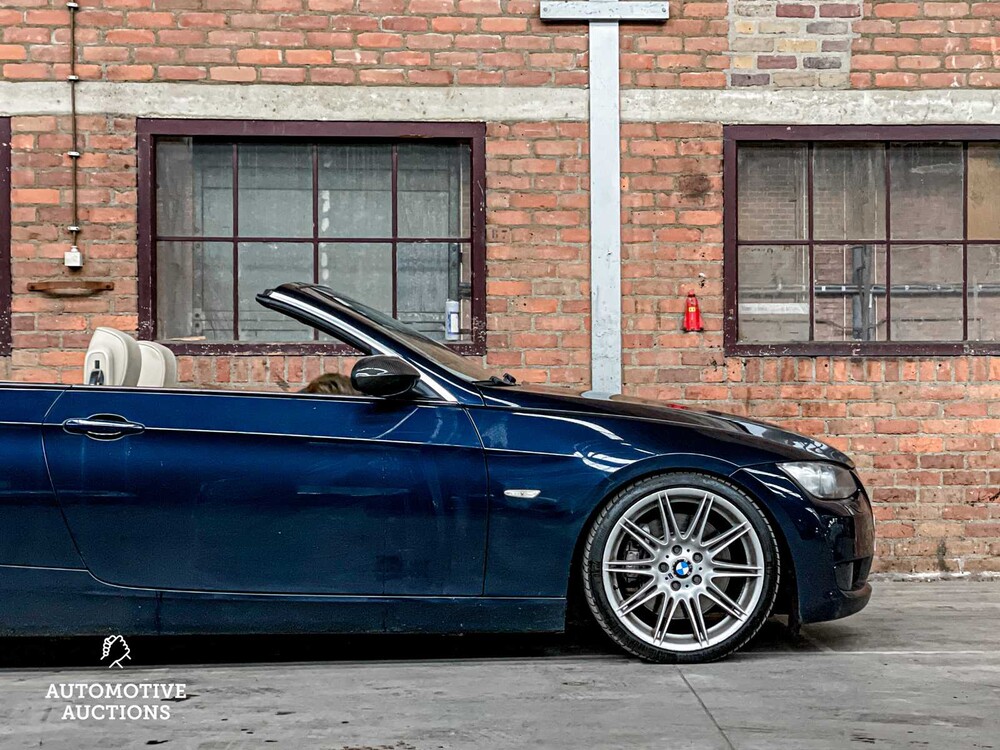 BMW 335i Cabriolet Executive E93 306pk 2008 3-Serie, 86-ZD-LV -Youngtimer-