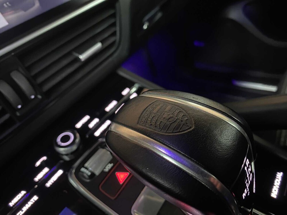 Porsche Cayenne Coupé E-Hybrid 3.0 V6 -CARBON EDITION- 462pk Sport-Chrono 2019 -ORIG. NL-, G-015-LR