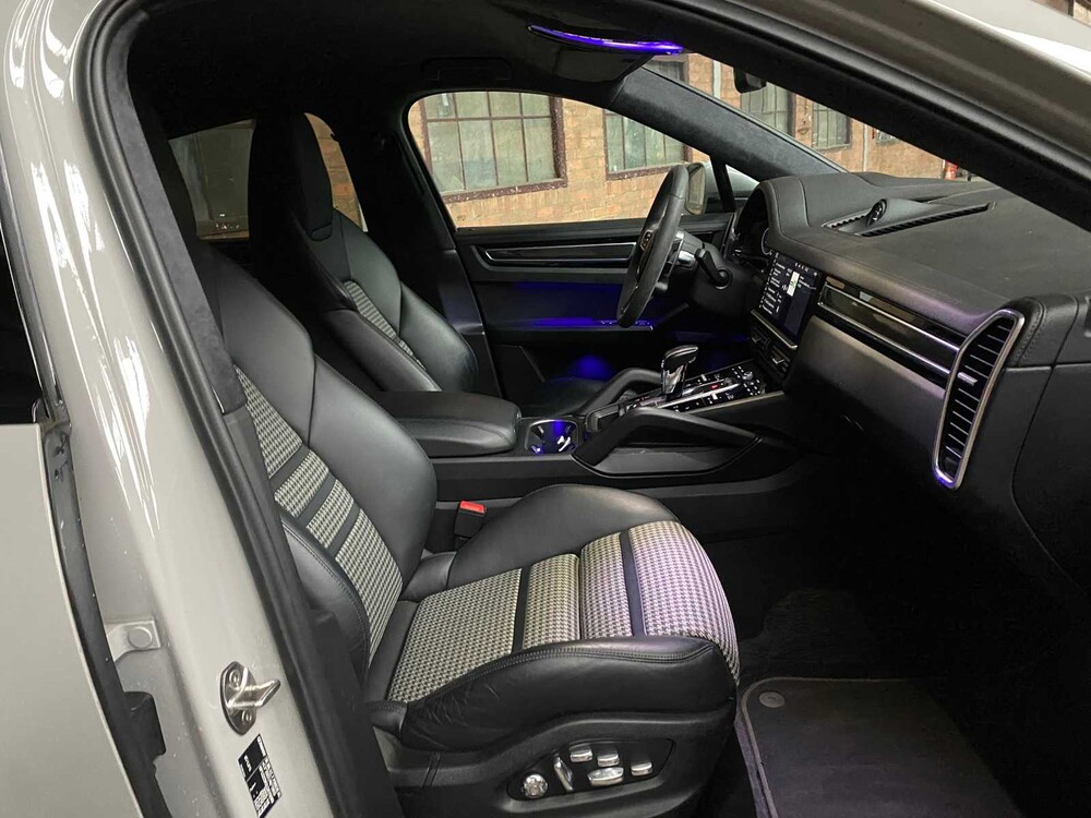 Porsche Cayenne Coupé E-Hybrid 3.0 V6 -CARBON EDITION- 462pk Sport-Chrono 2019 -ORIG. NL-, G-015-LR