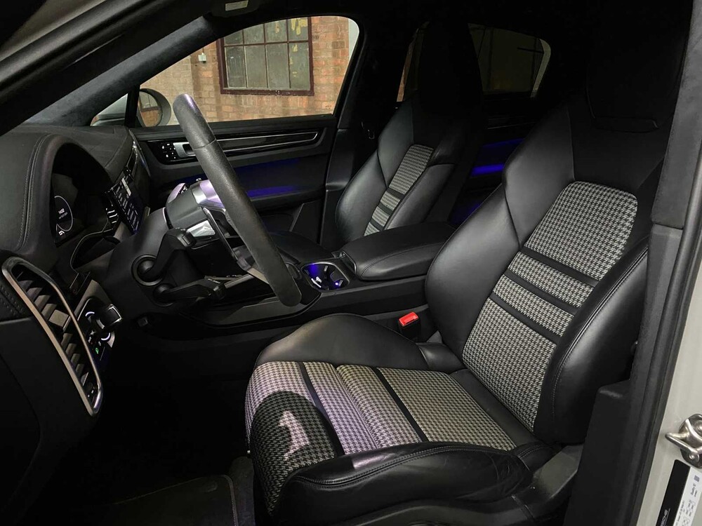 Porsche Cayenne Coupé E-Hybrid 3.0 V6 -CARBON EDITION- 462pk Sport-Chrono 2019 -ORIG. NL-, G-015-LR