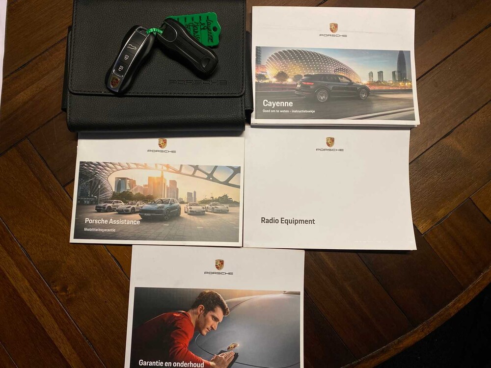 Porsche Cayenne Coupé E-Hybrid 3.0 V6 -CARBON EDITION- 462pk Sport-Chrono 2019 -ORIG. NL-, G-015-LR