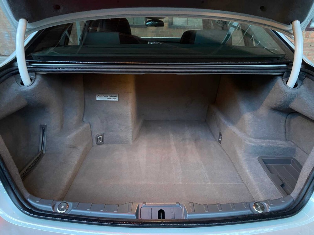 BMW ActiveHybrid7 4.4 V8 465pk 2010