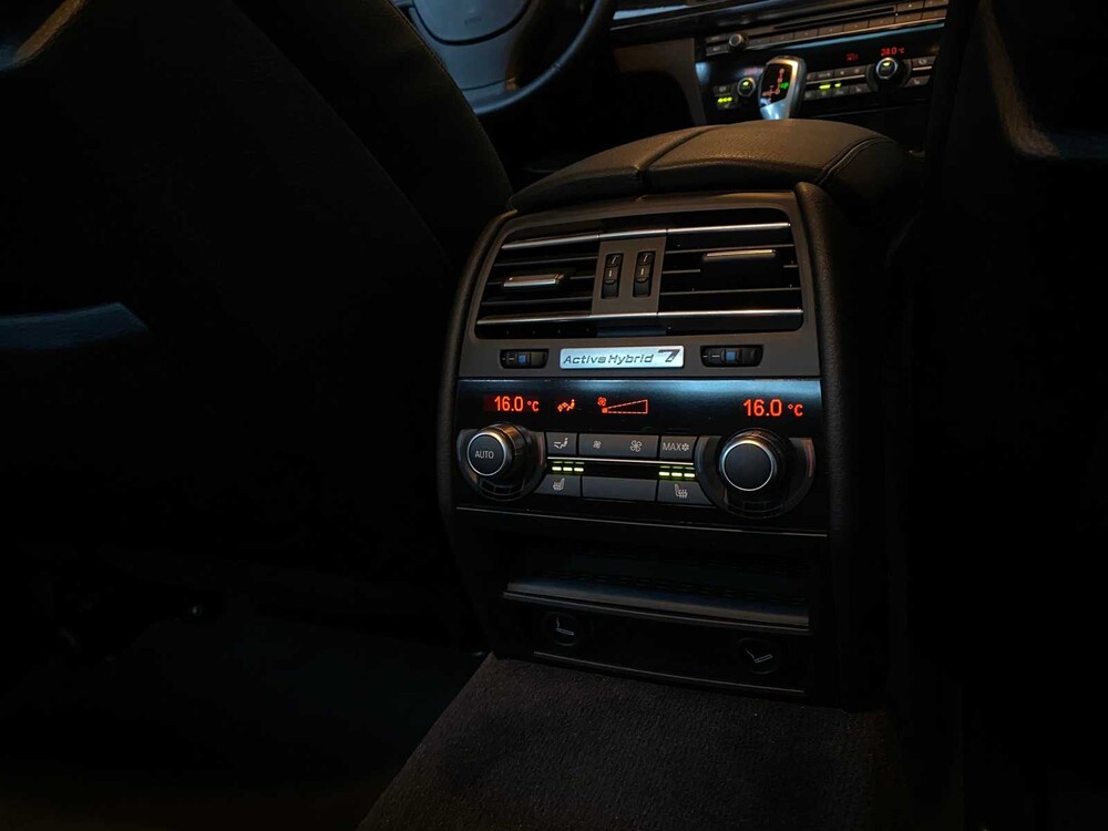 BMW ActiveHybrid7 4.4 V8 465pk 2010