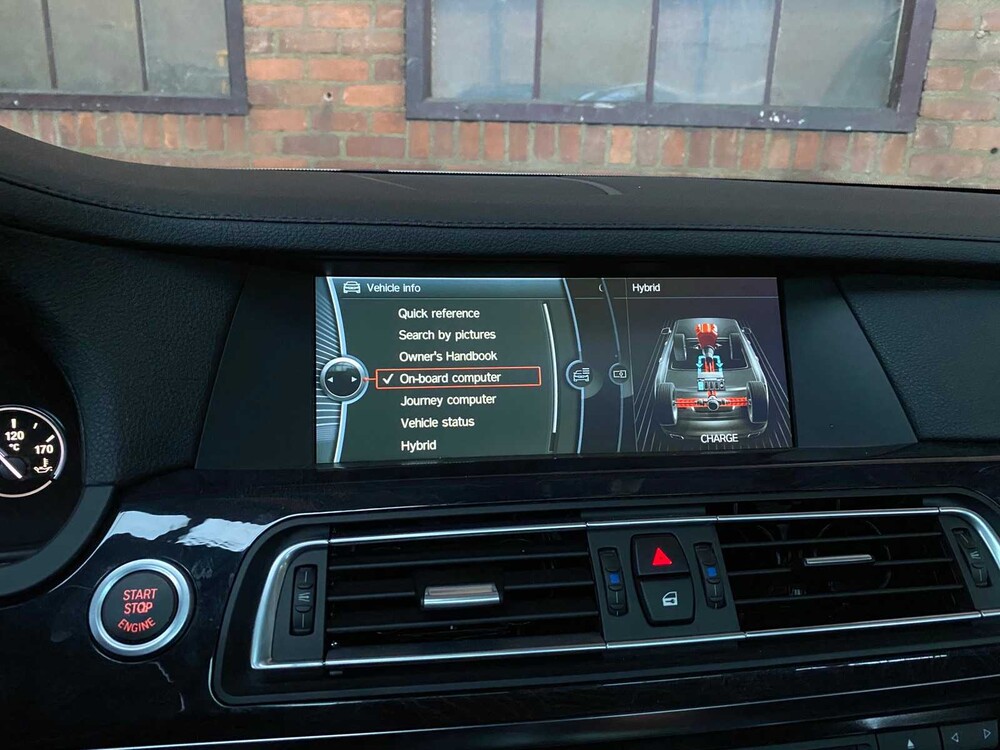 BMW ActiveHybrid7 4.4 V8 465pk 2010