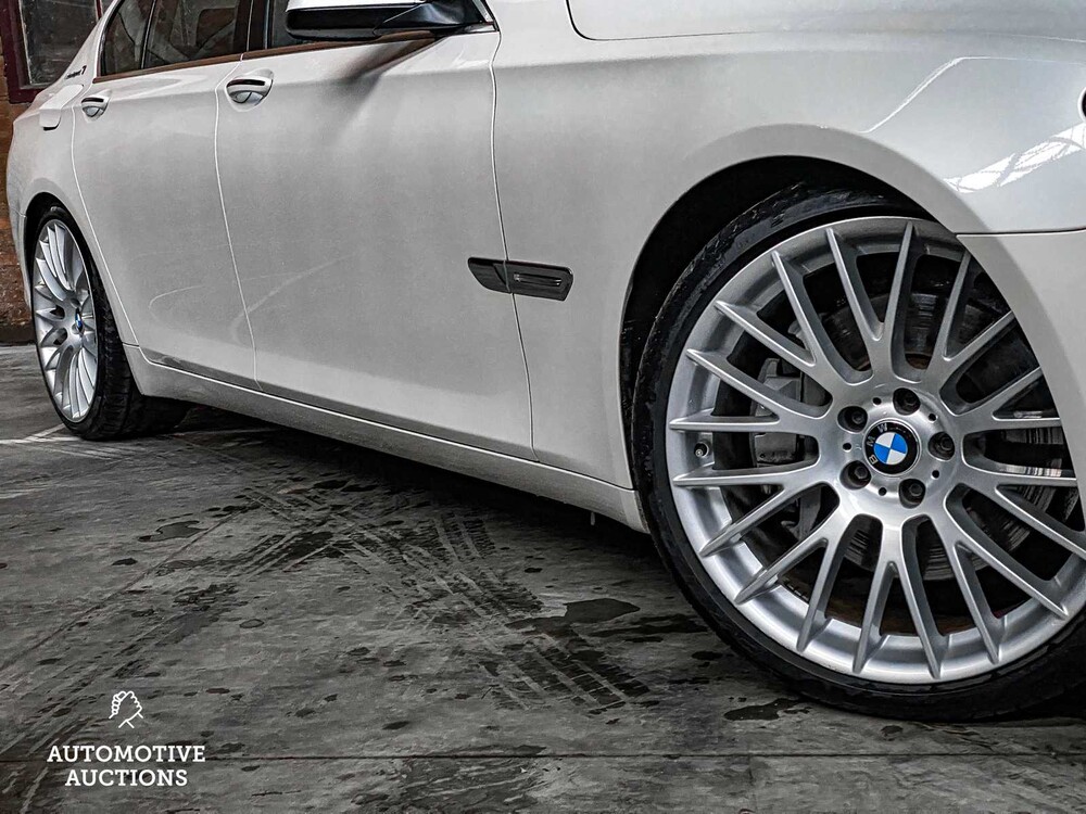 BMW ActiveHybrid7 4.4 V8 465pk 2010