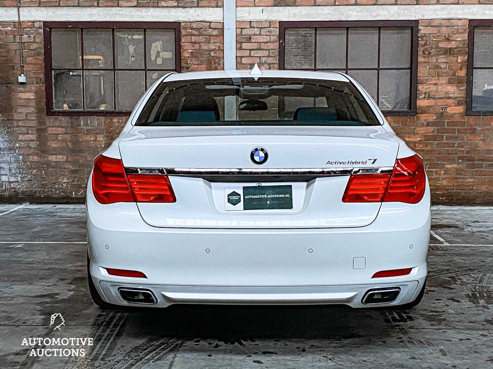 BMW ActiveHybrid7 4.4 V8 465pk 2010