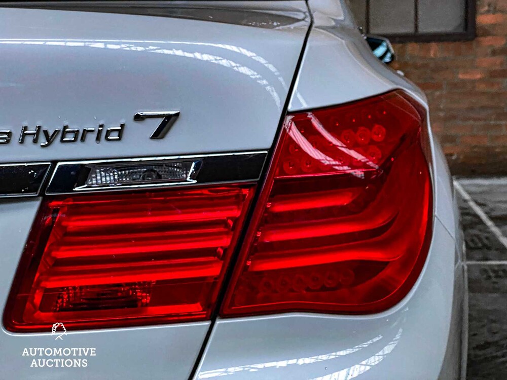 BMW ActiveHybrid7 4.4 V8 465pk 2010