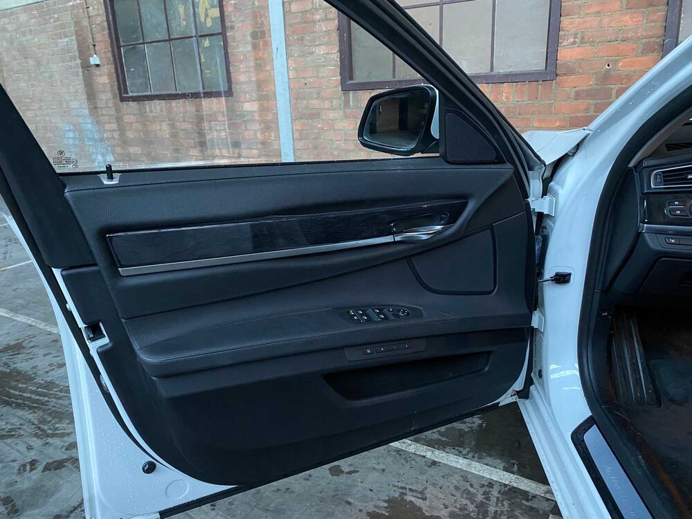 BMW ActiveHybrid7 4.4 V8 465pk 2010