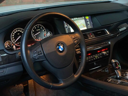 BMW ActiveHybrid7 4.4 V8 465pk 2010
