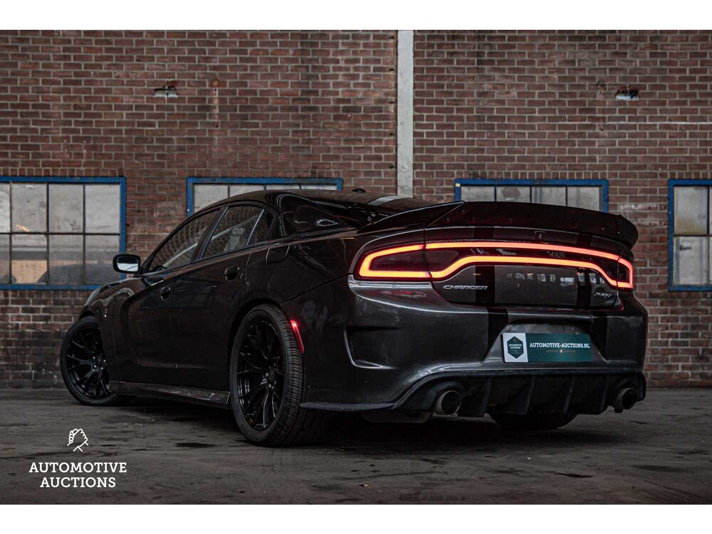 Dodge Charger SRT 5.7 V8 373pk 2016