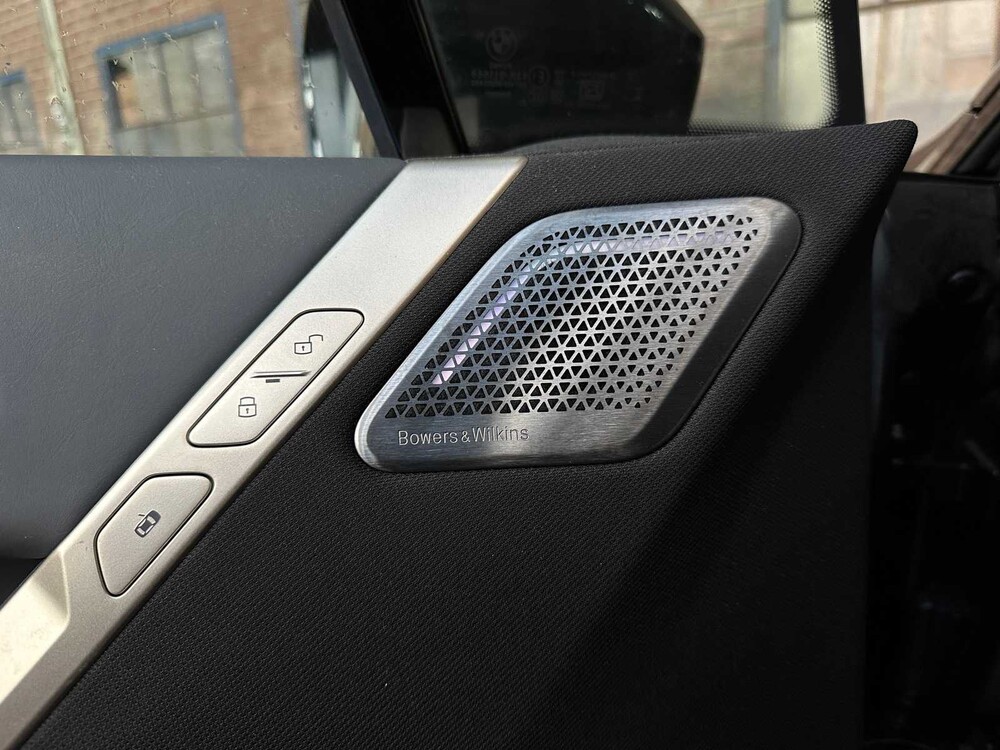 BMW iX xDrive50 M-Sport High Executive 112kWh 523pk 2022 GARANTIE ORIG-NL, P-938-BV