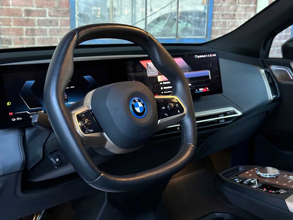 BMW iX xDrive50 M-Sport High Executive 112kWh 523pk 2022 GARANTIE ORIG-NL, P-938-BV