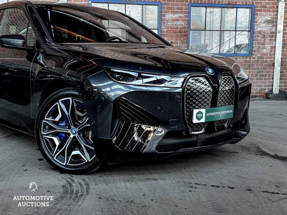 BMW iX xDrive50 M-Sport High Executive 112kWh 523pk 2022 GARANTIE ORIG-NL, P-938-BV