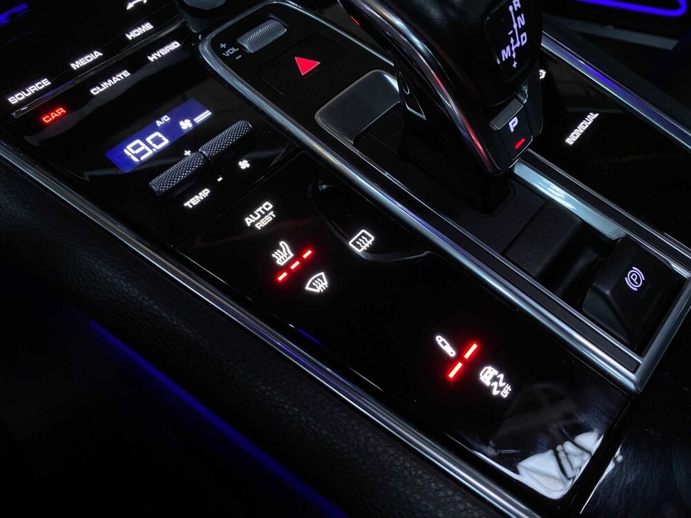 Porsche Panamera 4 E-Hybrid 2.9 V8 462pk Sport-Chrono 2018, L-650-GT