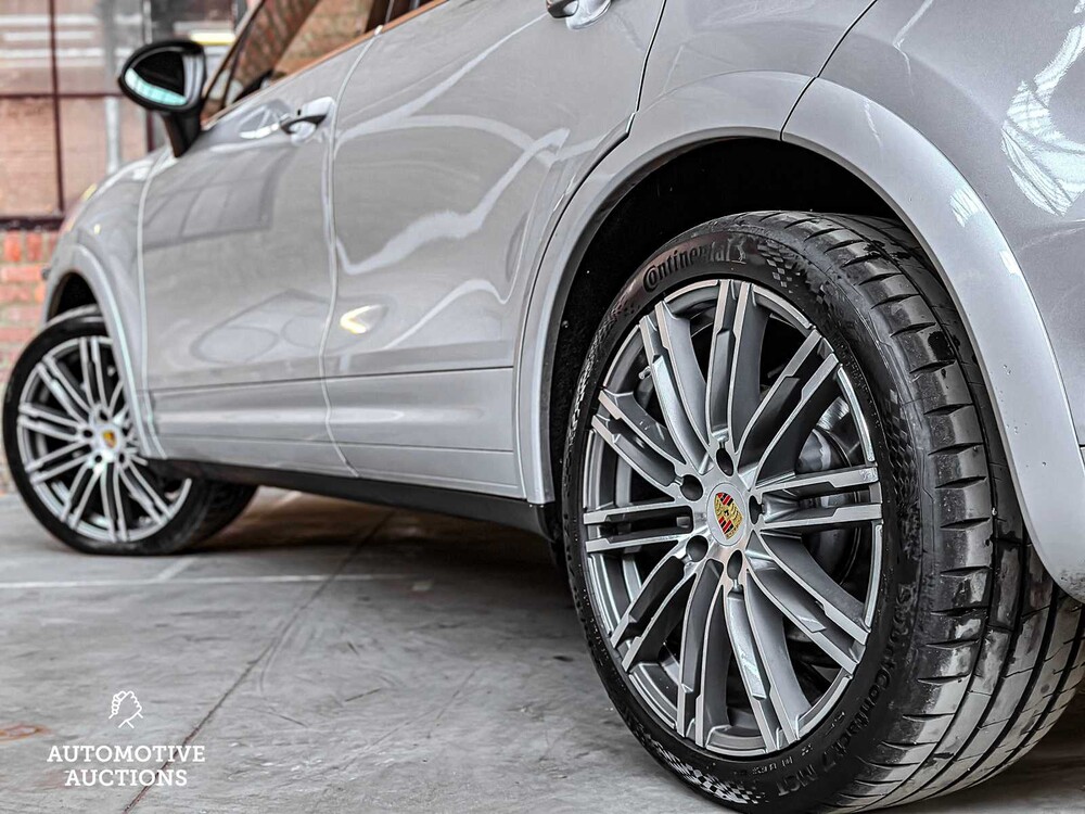 Porsche Cayenne S 4.8 V8 400pk 2012 -ORIG. NL-, 38-TTS-1