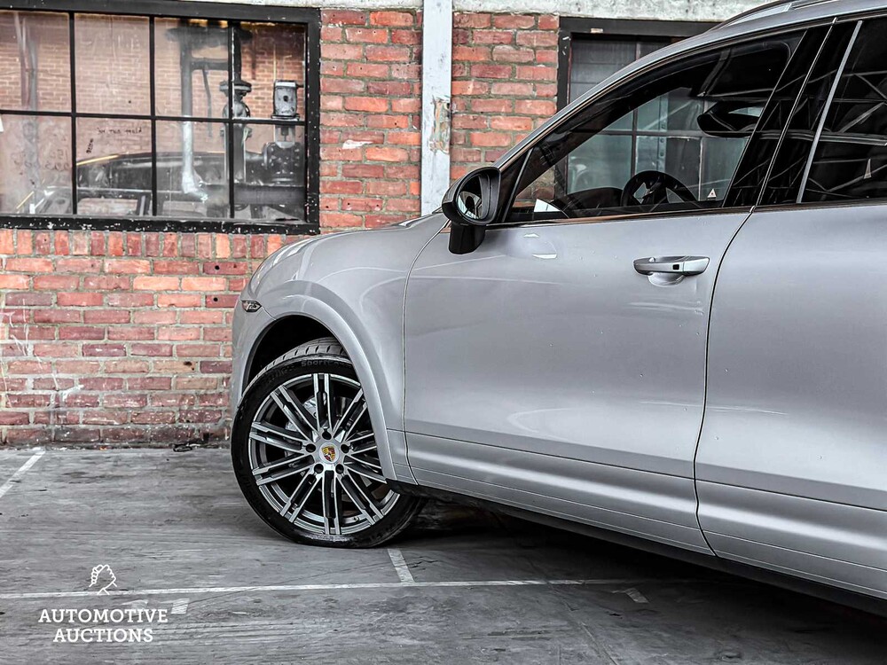 Porsche Cayenne S 4.8 V8 400pk 2012 -ORIG. NL-, 38-TTS-1
