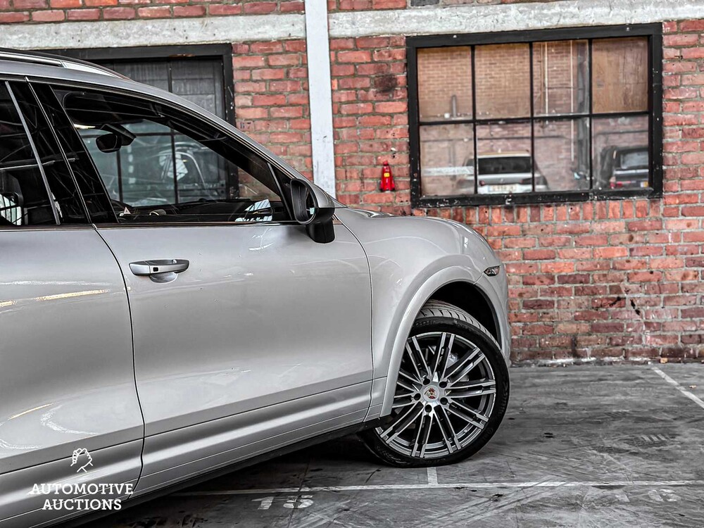 Porsche Cayenne S 4.8 V8 400pk 2012 -ORIG. NL-, 38-TTS-1