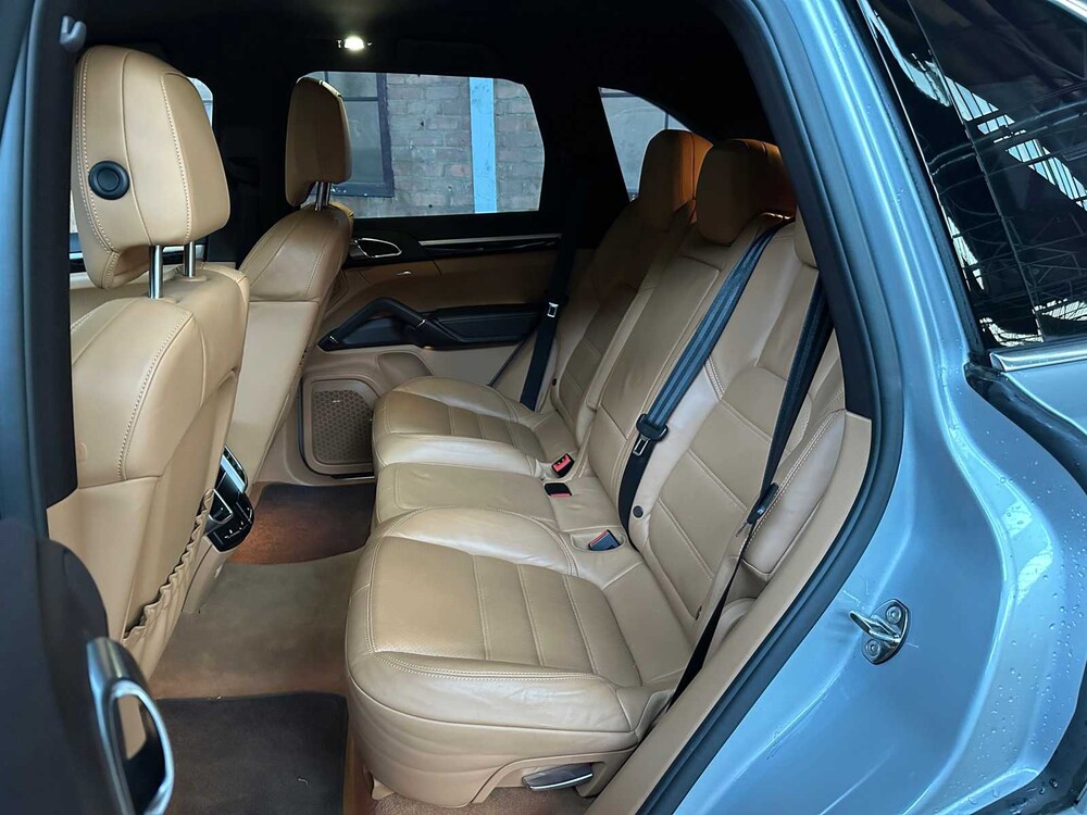 Porsche Cayenne S 4.8 V8 400pk 2012 -ORIG. NL-, 38-TTS-1