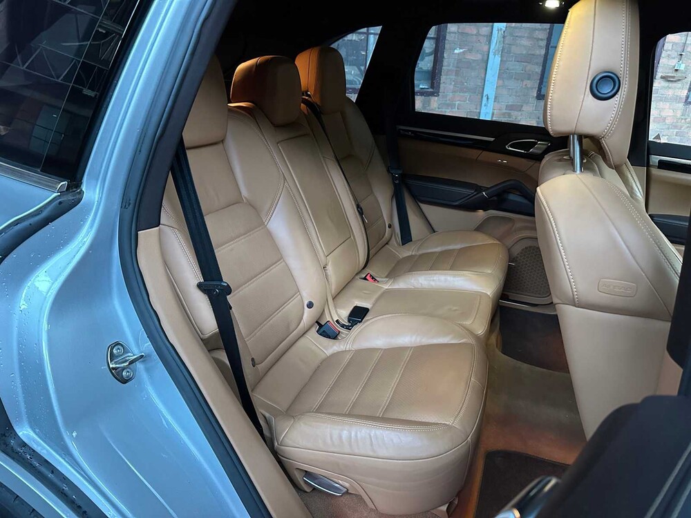 Porsche Cayenne S 4.8 V8 400pk 2012 -ORIG. NL-, 38-TTS-1