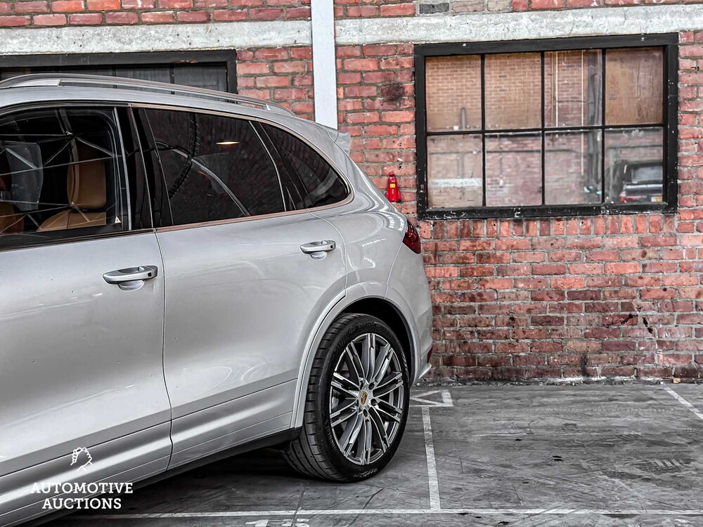 Porsche Cayenne S 4.8 V8 400pk 2012 -ORIG. NL-, 38-TTS-1