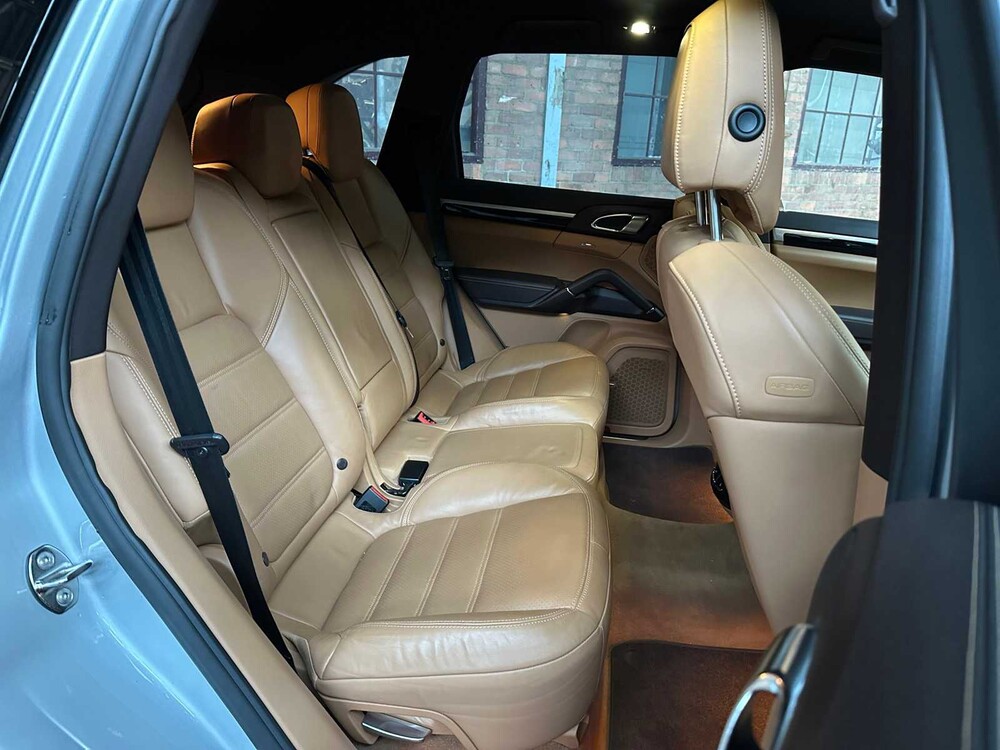 Porsche Cayenne S 4.8 V8 400pk 2012 -ORIG. NL-, 38-TTS-1