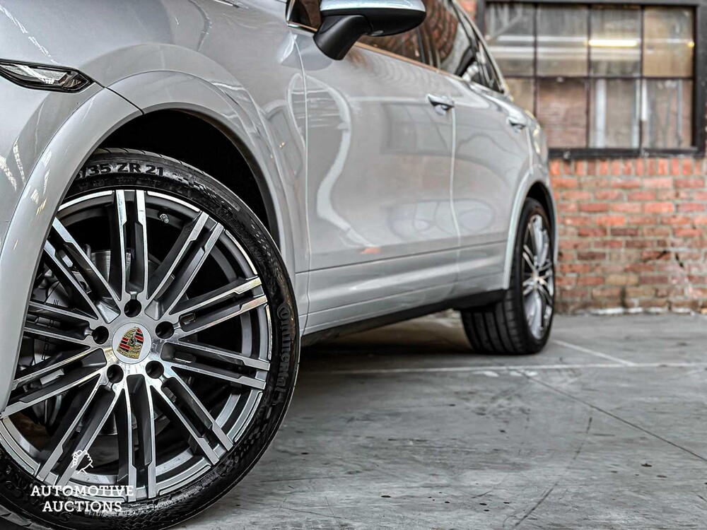 Porsche Cayenne S 4.8 V8 400pk 2012 -ORIG. NL-, 38-TTS-1