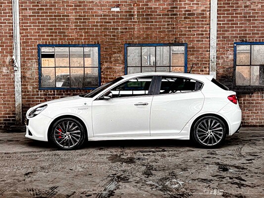 Alfa Romeo Giulietta Quadrifoglio Verde 235hp 2013, RX-265-V