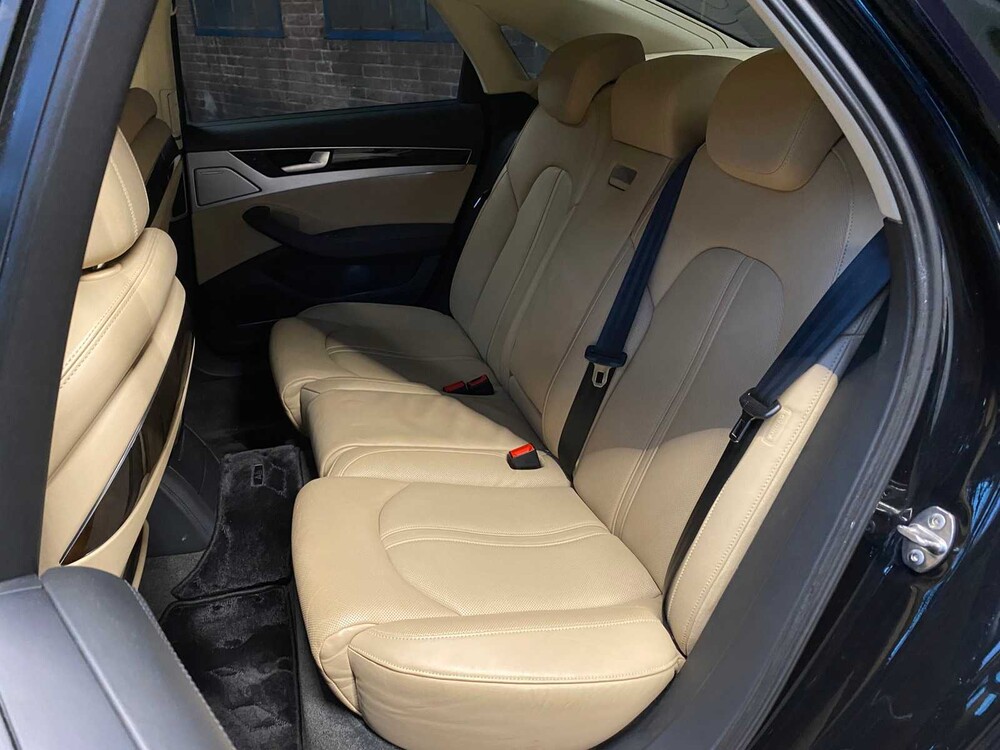 Audi A8 FSI QUATTRO PRO LINE +4.2 V8 372pk 2011