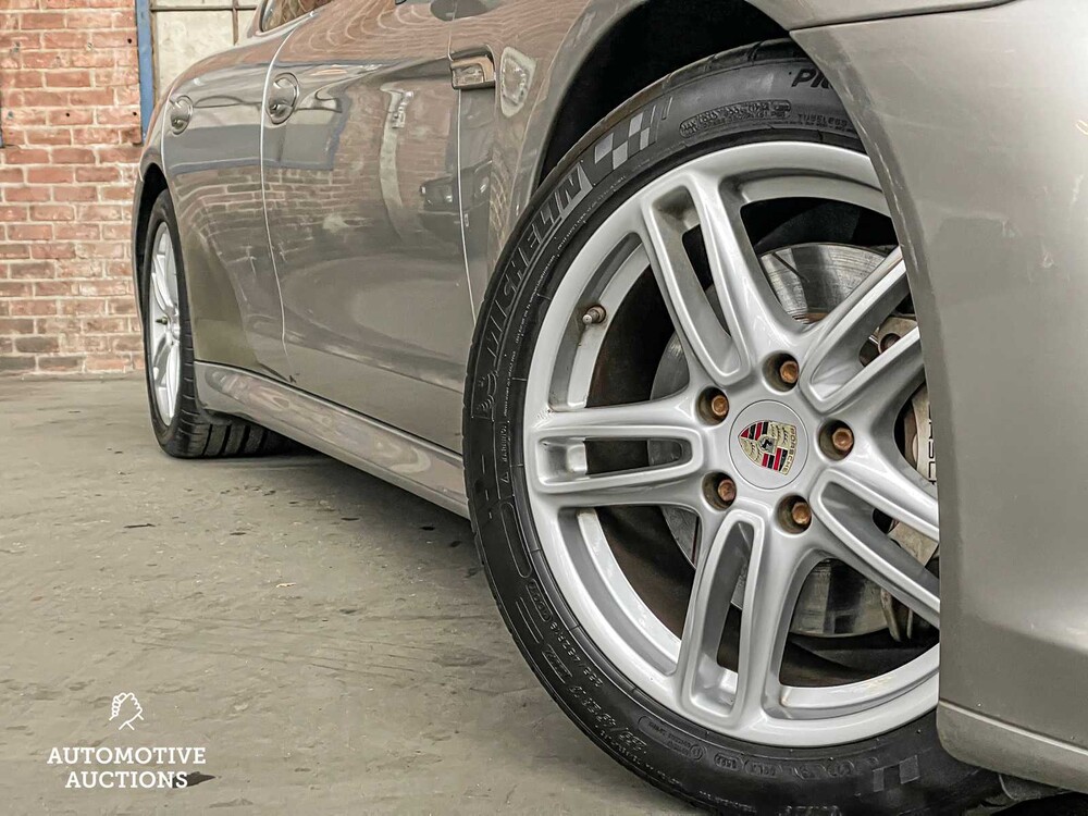 Porsche Panamera S 4.8 V8 400pk 2010
