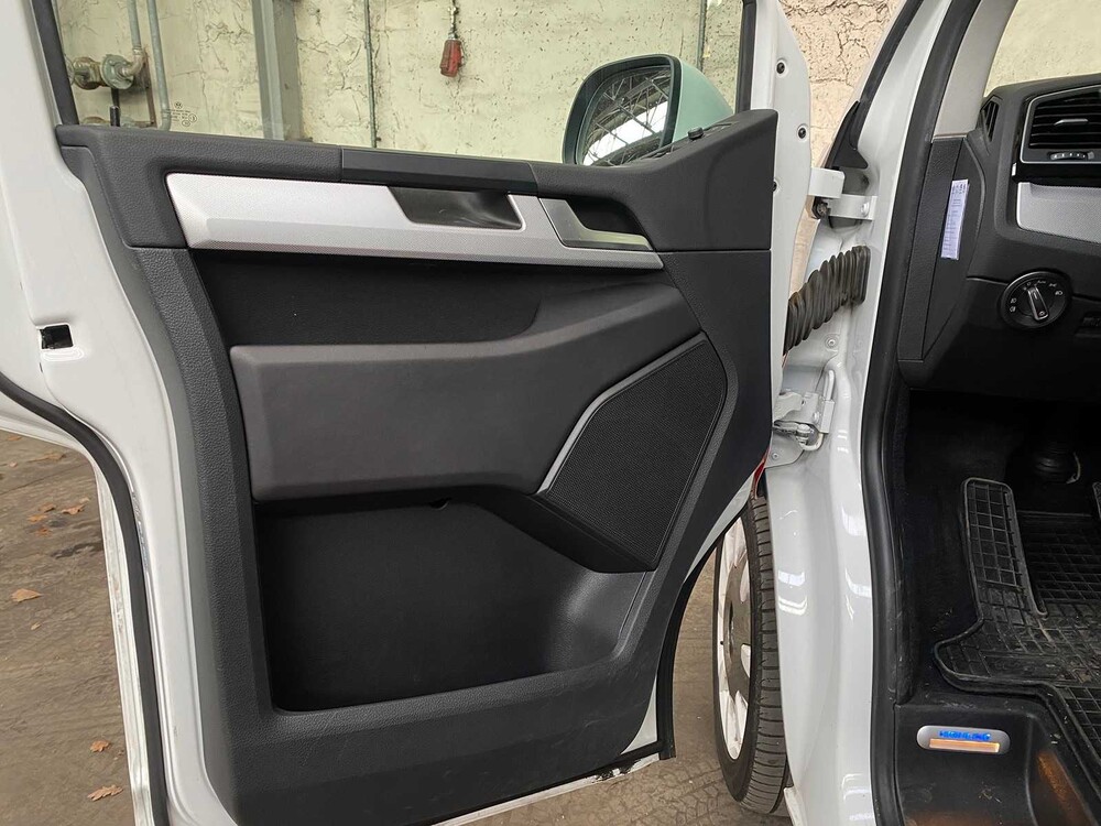 Volkswagen Caravelle Transporter Kombi 2.0 TDI L1H2 Highline 204PS 2018, H-298-LN