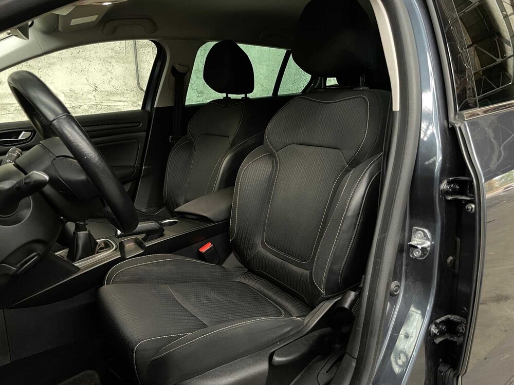 Renault Mégane Kombi 1.2 TCe Limited 132PS 2018 -Orig. NL-, SF-883-B