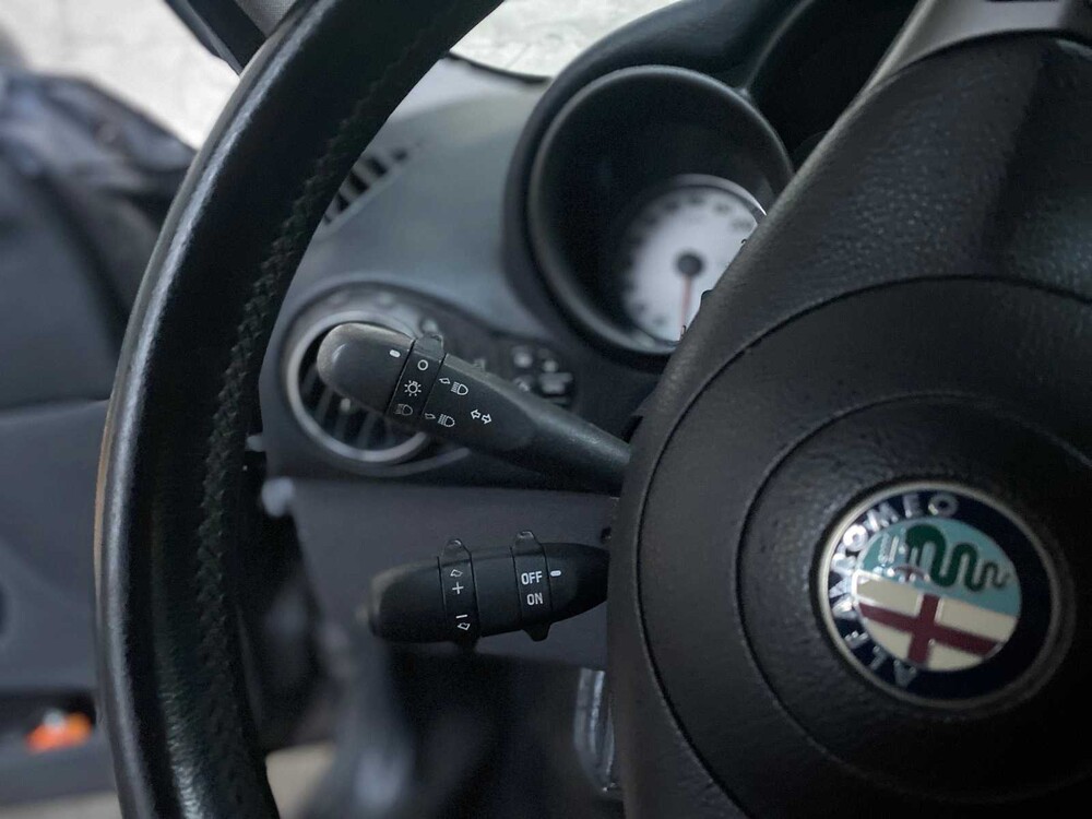 Alfa Romeo GT 2.0 JTS Distinctive 166PS 2005 -Orig. NL-, 79-RV-LJ