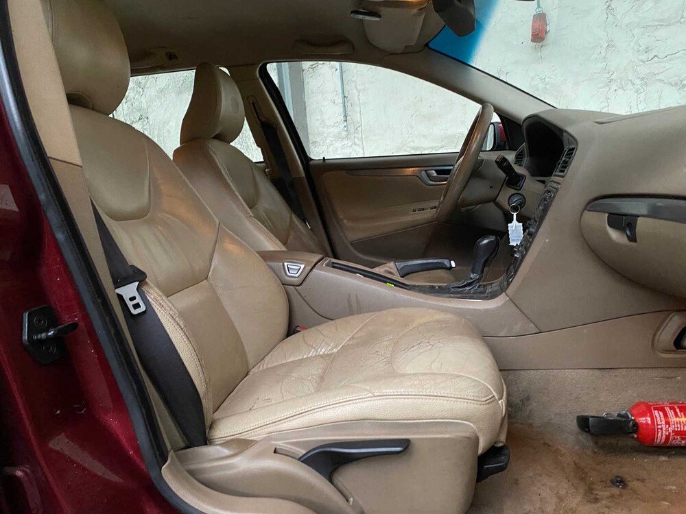 Volvo V70 2.4D 131PS 2004, H-082-NK