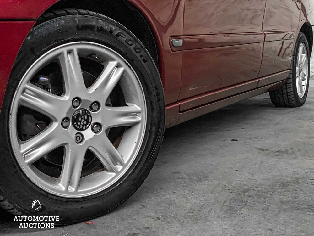 Volvo V70 2.4D 131PS 2004, H-082-NK