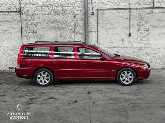 Volvo V70 2.4D 131hp 2004, H-082-NK