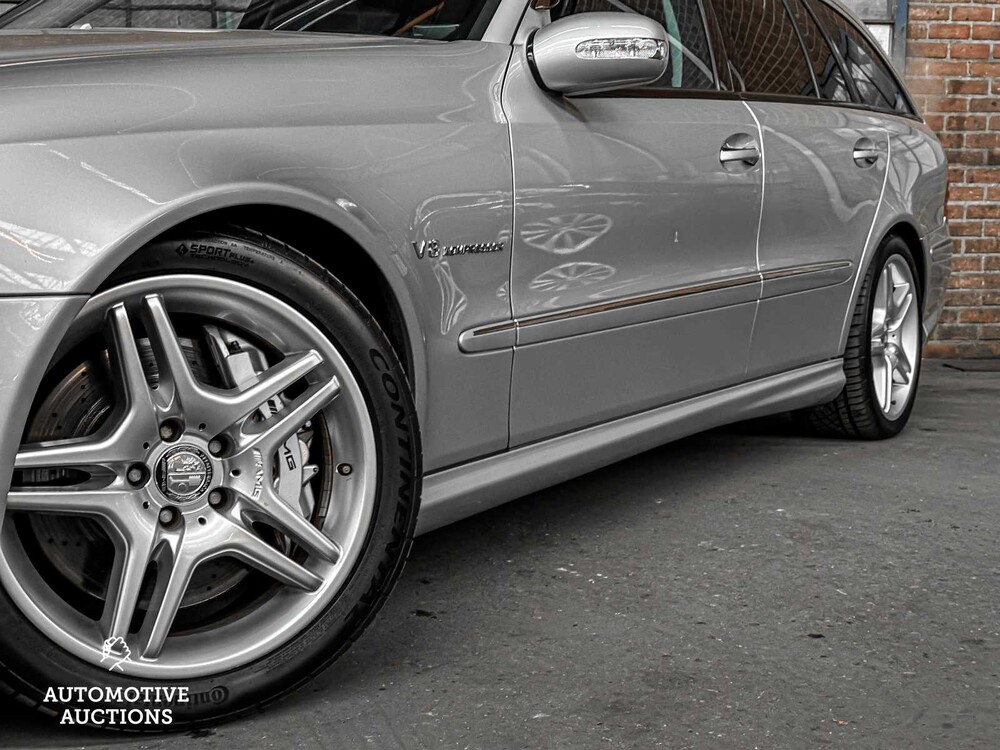 Mercedes-Benz E55 AMG Combi 5.5 V8 476pk 2004 Youngtimer