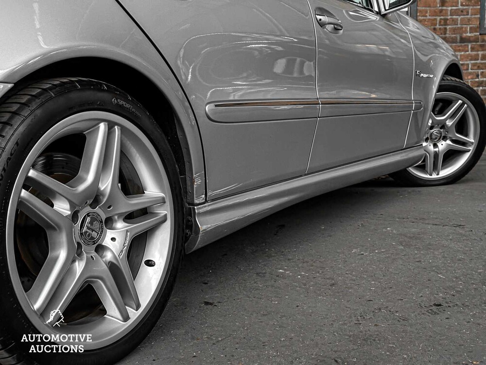 Mercedes-Benz E55 AMG Combi 5.5 V8 476pk 2004 Youngtimer