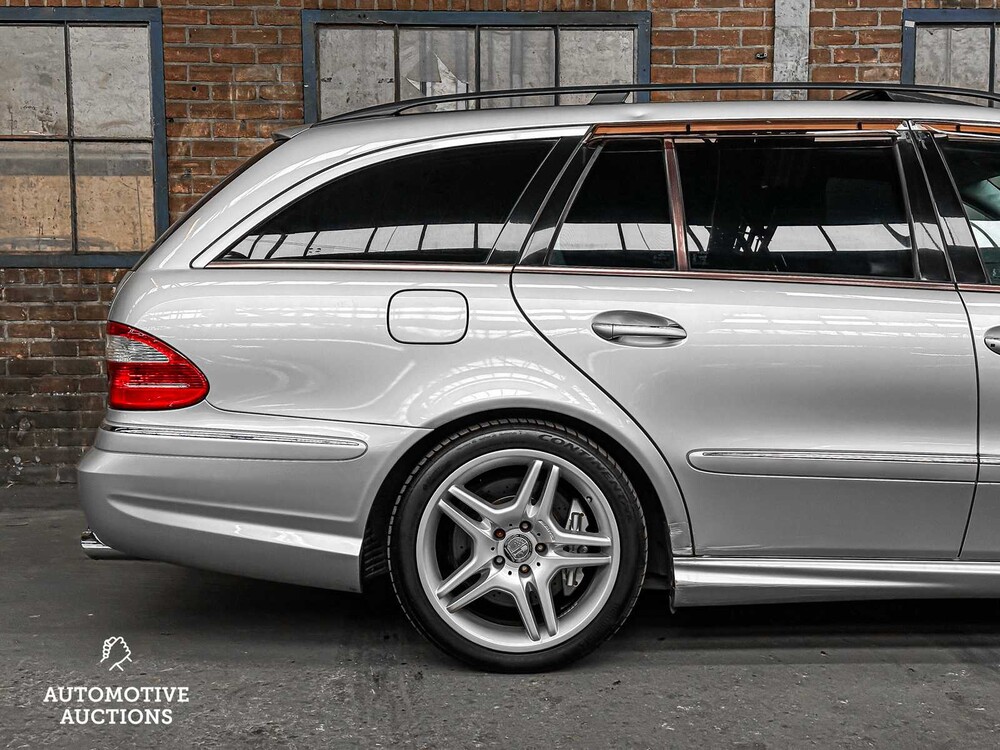 Mercedes-Benz E55 AMG Combi 5.5 V8 476pk 2004 Youngtimer