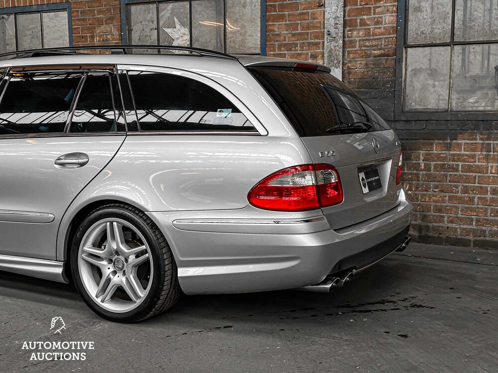 Mercedes-Benz E55 AMG Combi 5.5 V8 476pk 2004 Youngtimer