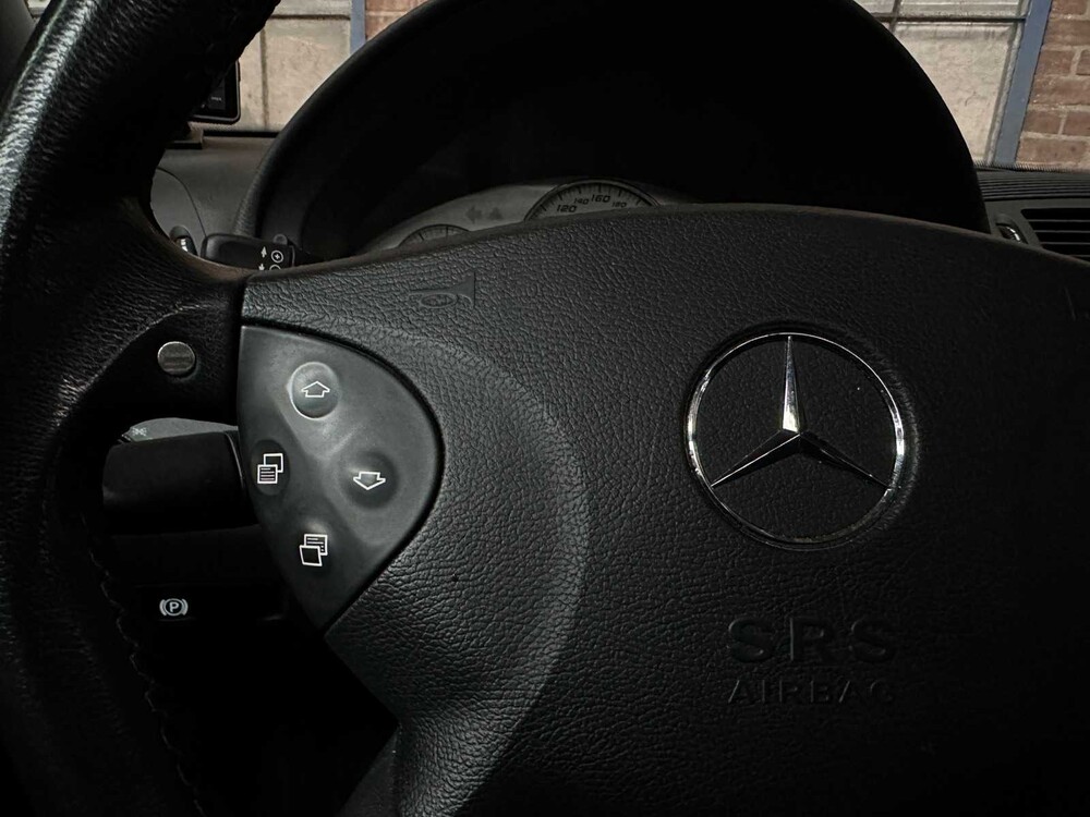 Mercedes-Benz E55 AMG Combi 5.5 V8 476pk 2004 Youngtimer