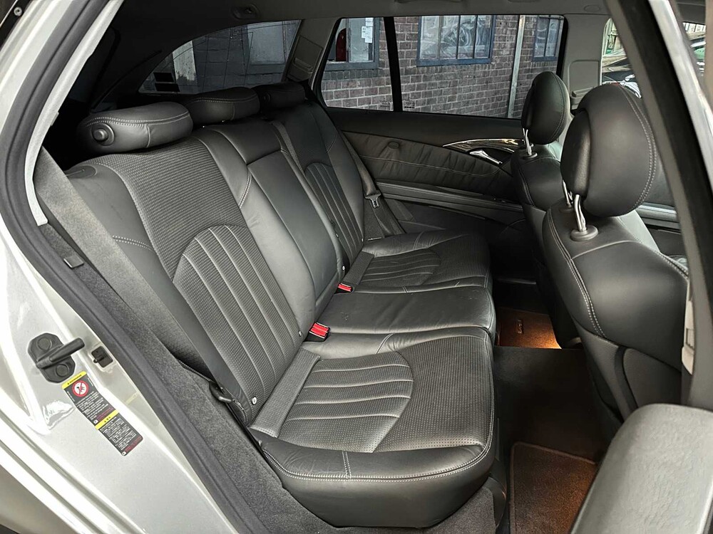 Mercedes-Benz E55 AMG Combi 5.5 V8 476pk 2004 Youngtimer