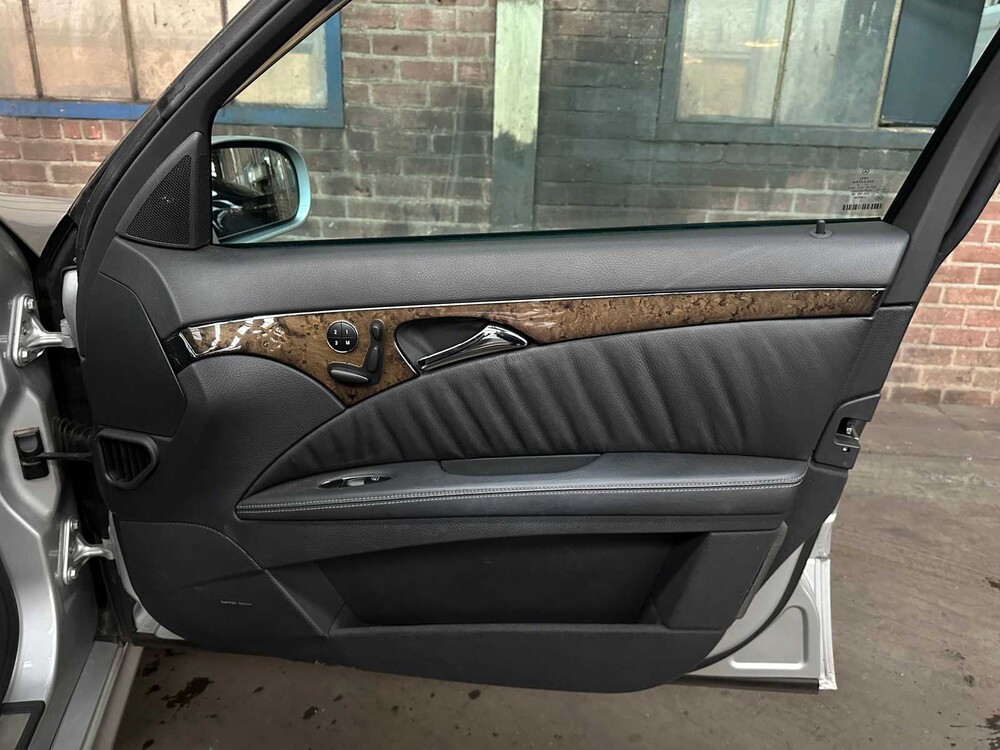 Mercedes-Benz E55 AMG Combi 5.5 V8 476pk 2004 Youngtimer