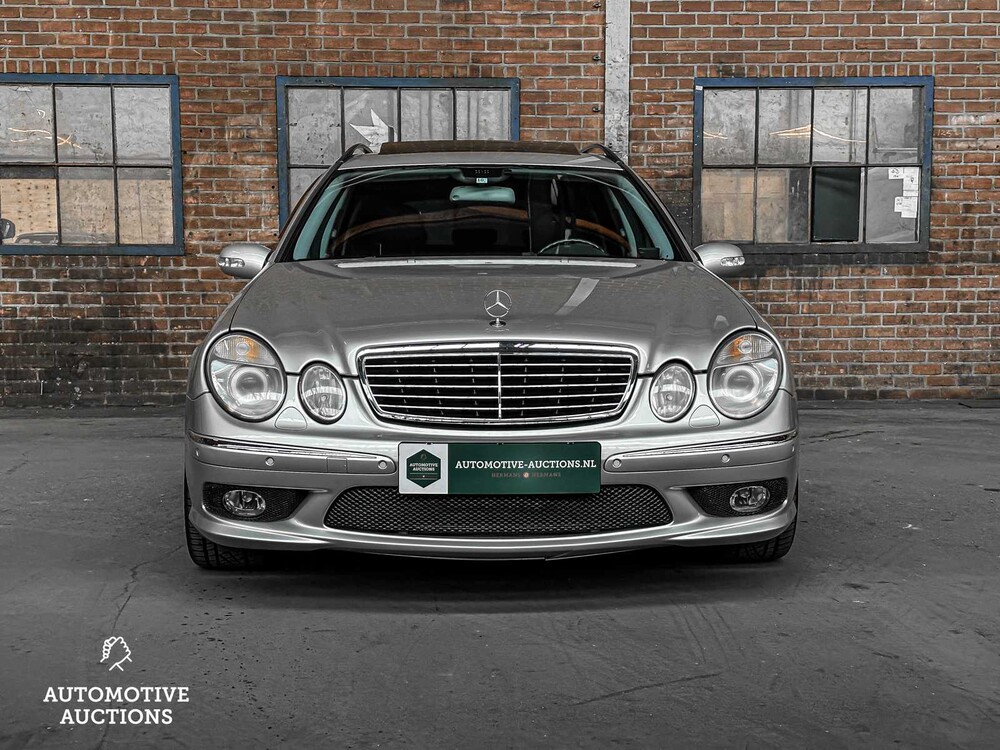 Mercedes-Benz E55 AMG Combi 5.5 V8 476pk 2004 Youngtimer