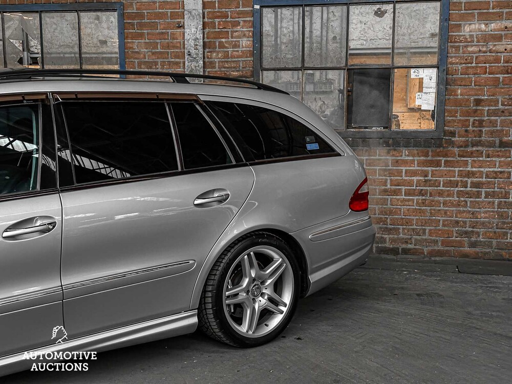 Mercedes-Benz E55 AMG Combi 5.5 V8 476pk 2004 Youngtimer