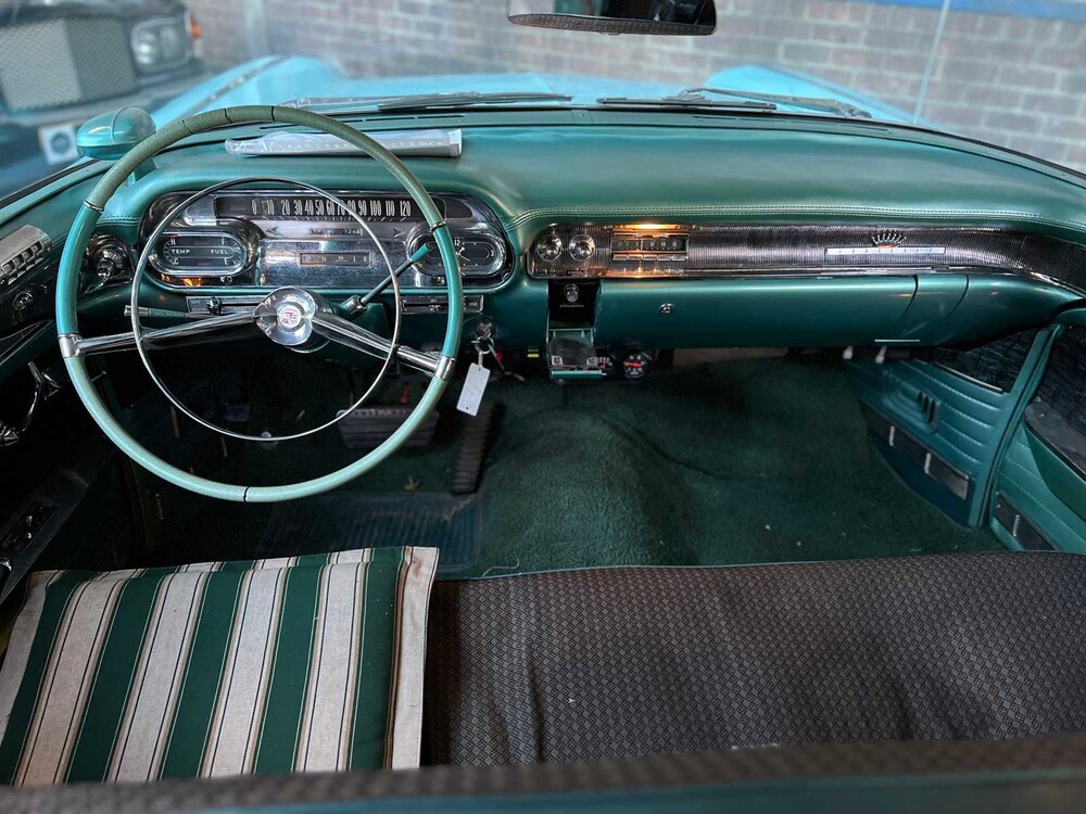 Cadillac Sedan De Ville V8 1958, DM-81-32