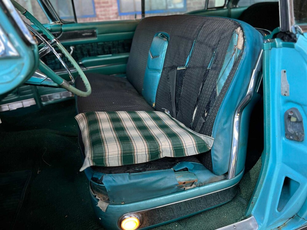 Cadillac Sedan De Ville V8 1958, DM-81-32