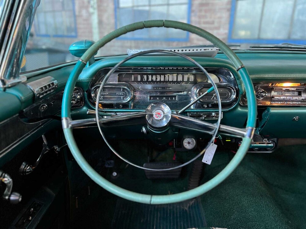 Cadillac Sedan De Ville V8 1958, DM-81-32