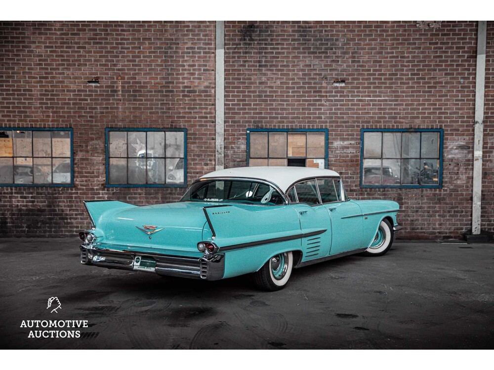 Cadillac Sedan De Ville V8 1958, DM-81-32